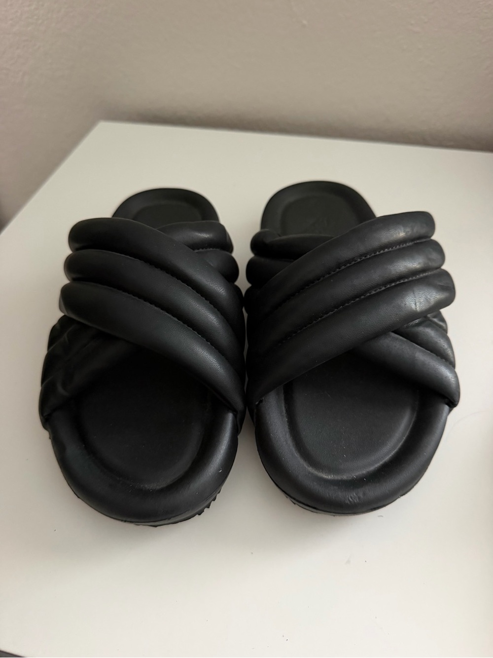 H&M Black Padded Crisscross Slide Sandals - Women
